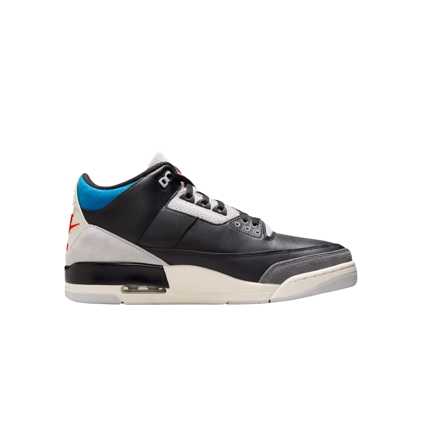 Jordan 3 Retro OG Rare Air – vue latérale des baskets rétro en cuir noir avec imprimé Elephant et unité Air visible