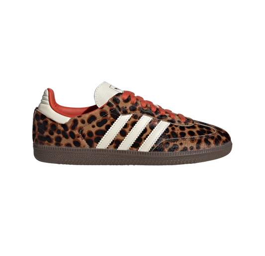 Adidas Samba OG Leopard – vue latérale des baskets rétro en pony hair imprimé léopard avec semelle gomme