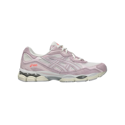 ASICS GEL NYC Cream Rose Water – vue latérale des baskets rétro-tech en cuir avec amorti GEL et semelle gomme